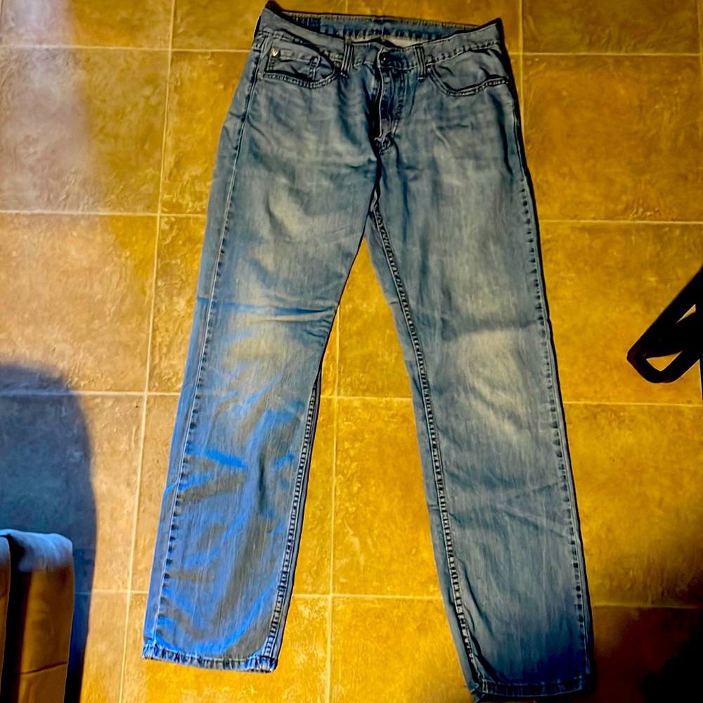 Levi 559